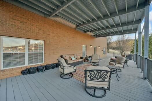 784 Constitution Dr, Jefferson City, TN 37760 - view of wooden deck