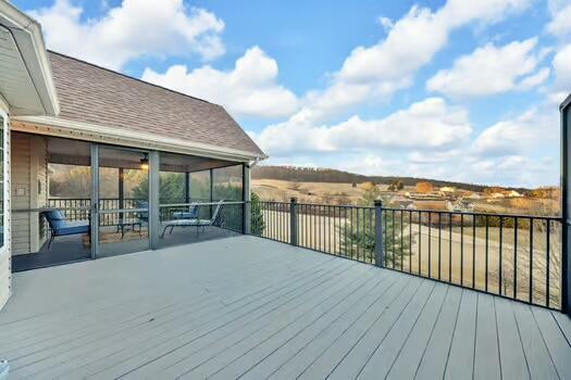 784 Constitution Dr, Jefferson City, TN 37760 - wooden deck with a sunroom