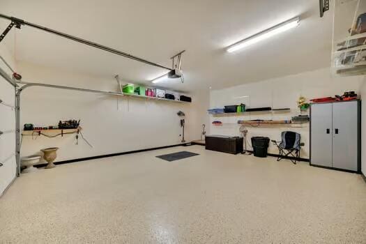 784 Constitution Dr, Jefferson City, TN 37760 - garage featuring a garage door opener