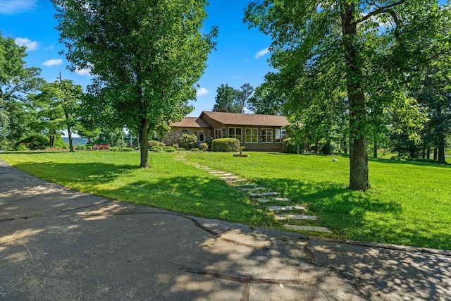1869 Universal Rd, New Market, TN 37820 - ranch-style home featuring a front lawn