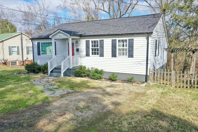 view of front facade with a front lawn