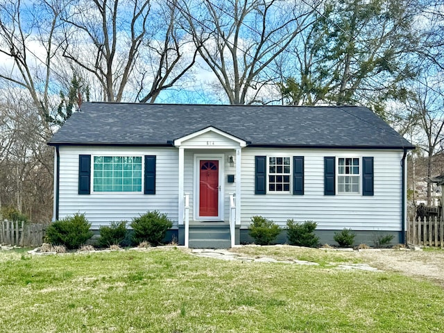 view of front of home featuring a front lawn