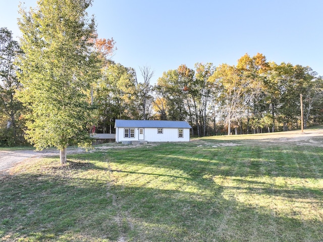 view of front of house with a front lawn