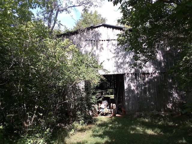 059/057.00 Spring Creek Rd, Dandridge, TN 37725 - view of side of property featuring an outbuilding