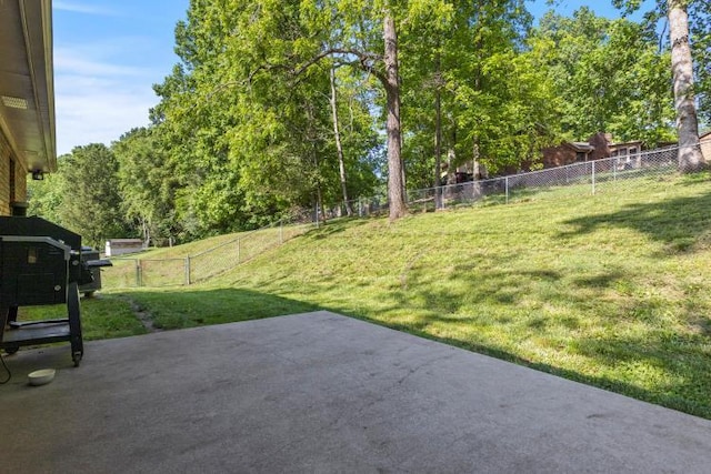 5700 Academy Dr, Morristown, TN 37814 - view of yard featuring a patio