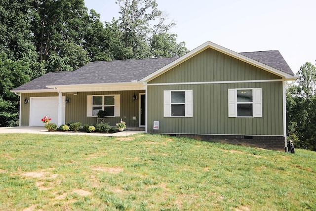 1161 Wooddale Rd, Morristown, TN 37814 - view of front of property featuring a garage, roof with shingles, a front lawn, and crawl space