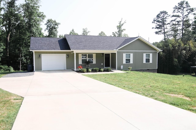 1161 Wooddale Rd, Morristown, TN 37814 - ranch-style house with driveway, an attached garage, a front yard, a porch, and a shingled roof
