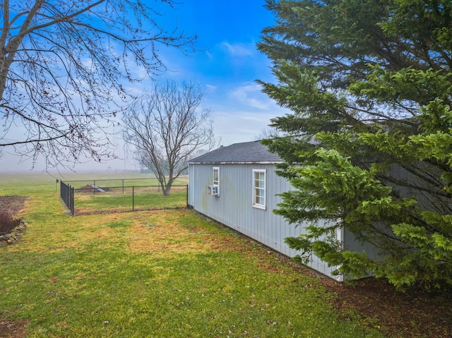 view of yard featuring a rural view