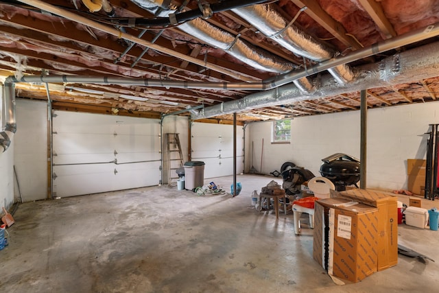 879 Dogwood Ln, Talbott, TN 37877 - view of garage
