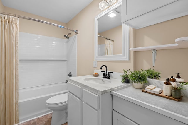 bathroom with shower / bath combo with shower curtain, toilet, and vanity