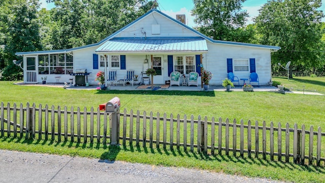 625 Trentham Hollow Rd, Parrottsville, TN 37843 - view of front of property featuring a porch, a fenced front yard, and a metal roof