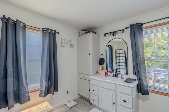 625 Trentham Hollow Rd, Parrottsville, TN 37843 - full bathroom featuring vanity, wood finished floors, and crown molding
