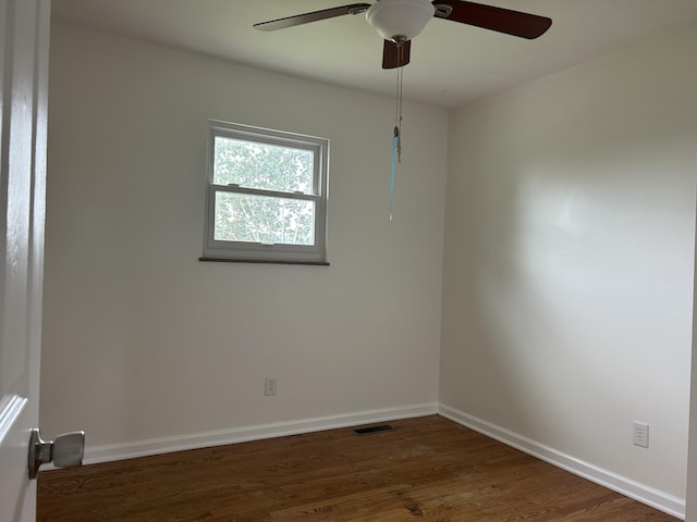 2151 Thomas Dr, Morristown, TN 37814 - empty room featuring ceiling fan and wood finished floors