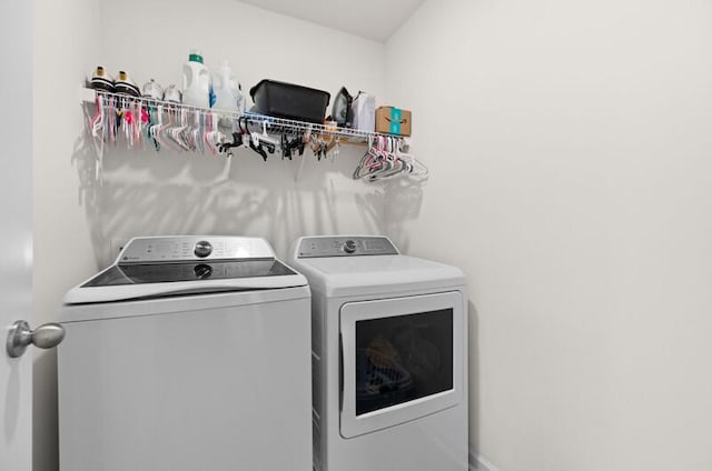525 Cliff St, Morristown, TN 37814 - washroom with separate washer and dryer
