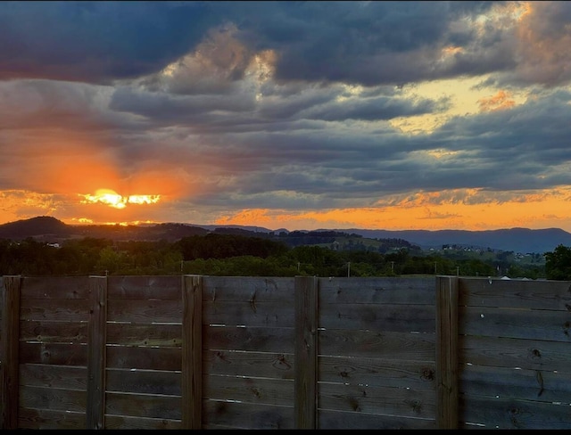 525 Cliff St, Morristown, TN 37814 - view of mountain backdrop