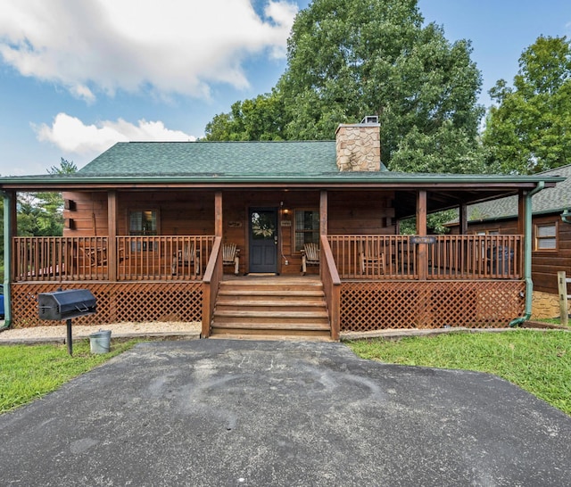 view of front of house featuring covered porch