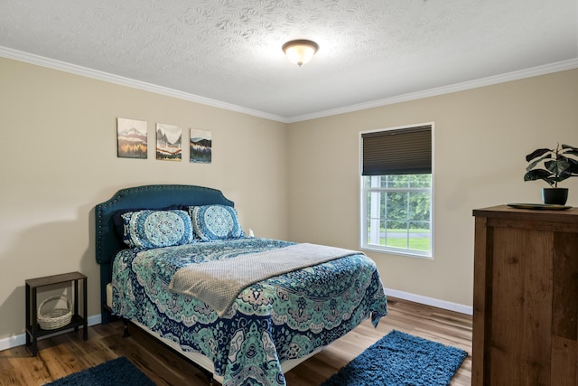 104-116 Circle Rd, Newport, TN 37821 - bedroom with ornamental molding, wood finished floors, and a textured ceiling