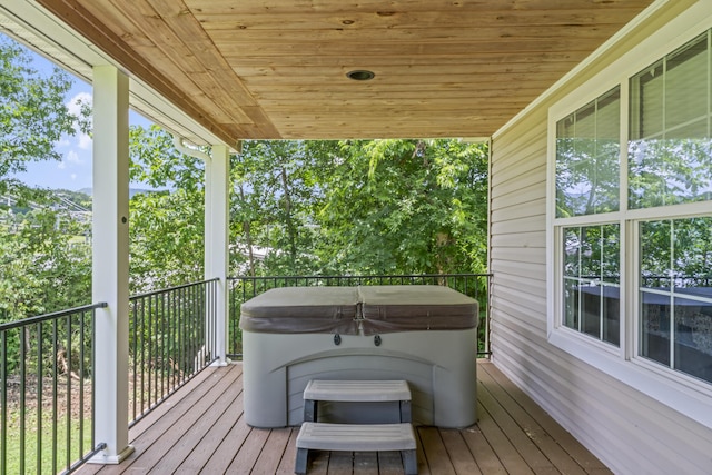 104-116 Circle Rd, Newport, TN 37821 - deck with a hot tub