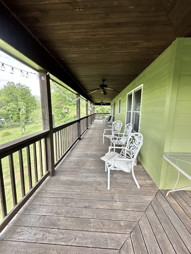 deck with ceiling fan