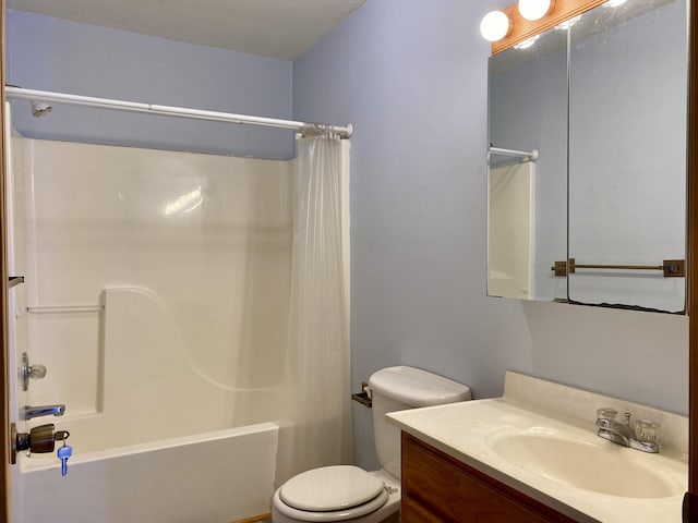 full bathroom with toilet, vanity, and shower / bathtub combination with curtain