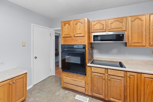 1267 Lakeview Dr, Dandridge, TN 37725