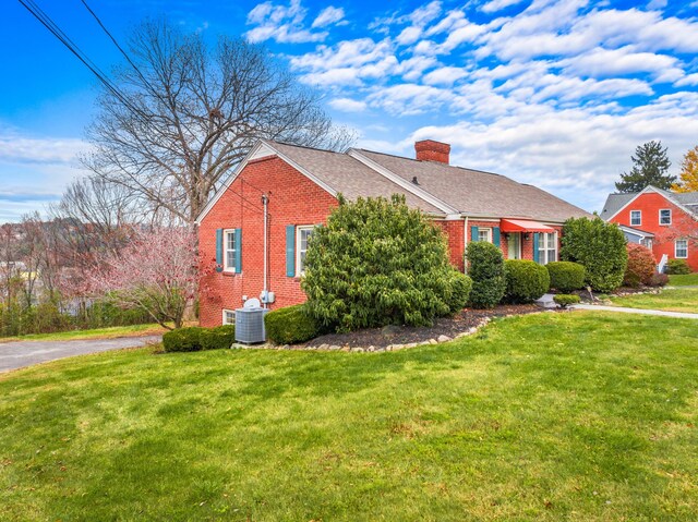 1267 Lakeview Dr, Dandridge, TN 37725