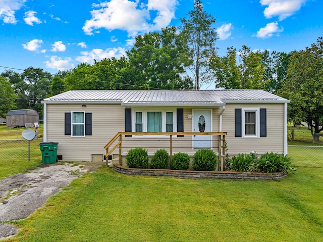 1400 Lakeview Cir, Morristown, TN 37814 - manufactured / mobile home with a metal roof