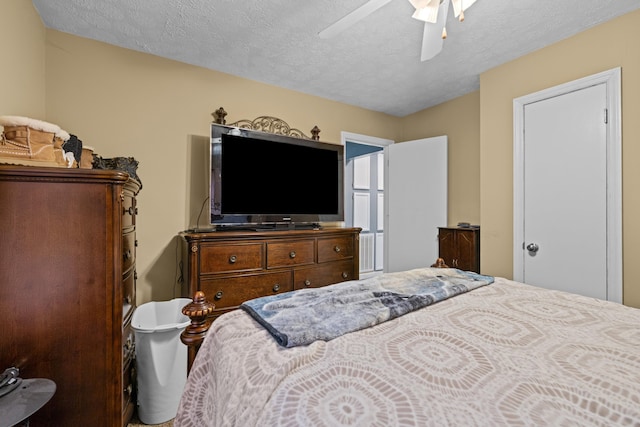 1400 Lakeview Cir, Morristown, TN 37814 - bedroom featuring a textured ceiling and ceiling fan