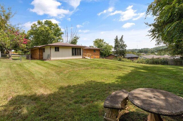 209 Pocahontas St, Newport, TN 37821 - view of yard