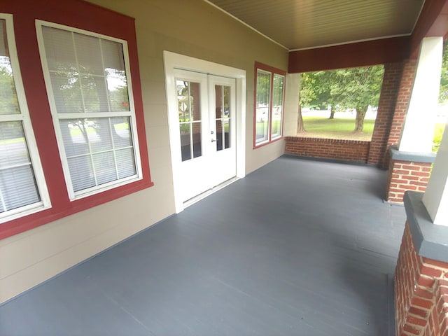 view of patio featuring a porch