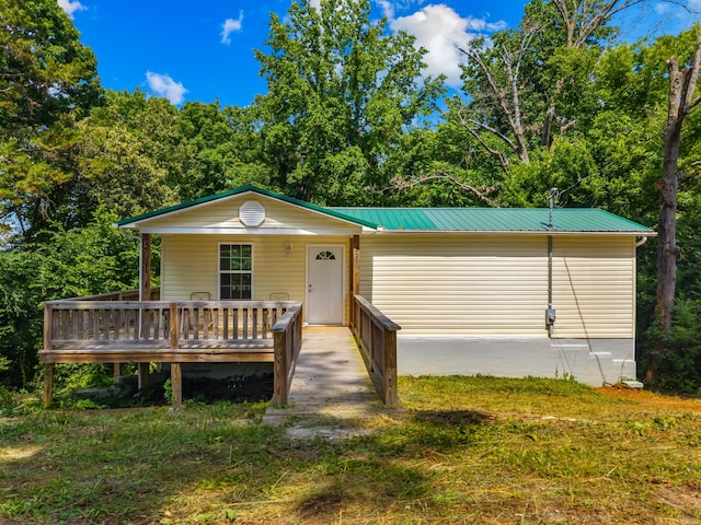 329 Shady Glen Ln, Rutledge, TN 37861 - view of front facade with a metal roof