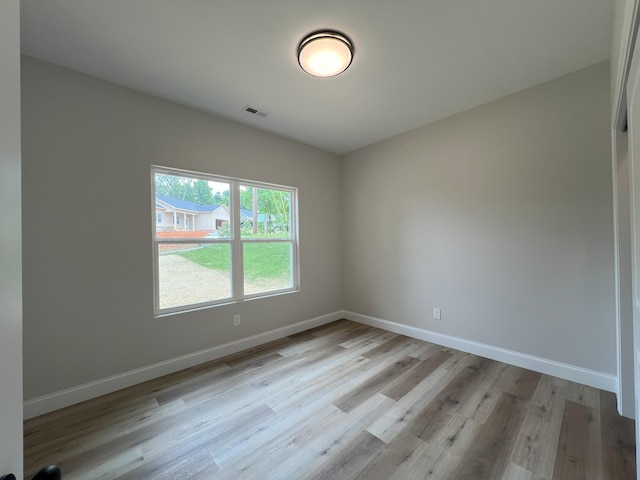 553 Sequoyah Dr, Morristown, TN 37813 - empty room featuring light wood-type flooring and baseboards