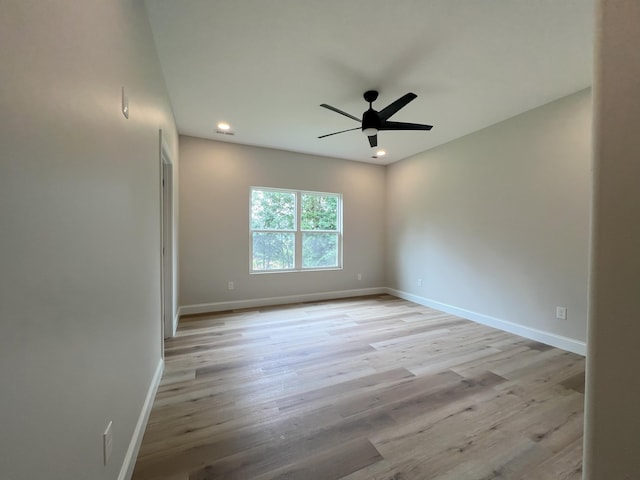 553 Sequoyah Dr, Morristown, TN 37813 - empty room with baseboards, light wood-style flooring, ceiling fan, and recessed lighting