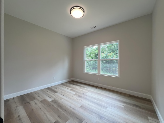 553 Sequoyah Dr, Morristown, TN 37813 - spare room featuring light wood-style flooring and baseboards