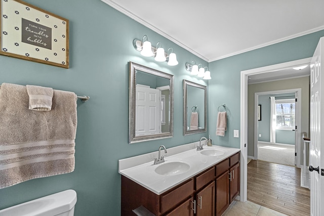 45 Link Hills Cir, Greeneville, TN 37743 - full bath featuring toilet, crown molding, double vanity, and baseboards