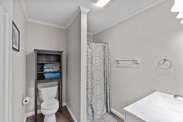 45 Link Hills Cir, Greeneville, TN 37743 - full bath with wood finished floors, toilet, crown molding, baseboards, and a shower with curtain