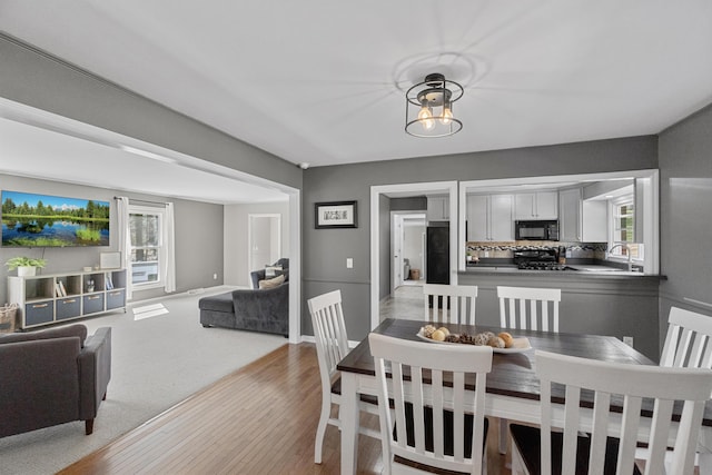 45 Link Hills Cir, Greeneville, TN 37743 - dining area featuring healthy amount of natural light, light wood-style floors, and baseboards