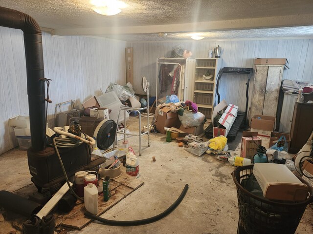 712 Williams St, Morristown, TN 37813 - interior space with a textured ceiling and a wood stove