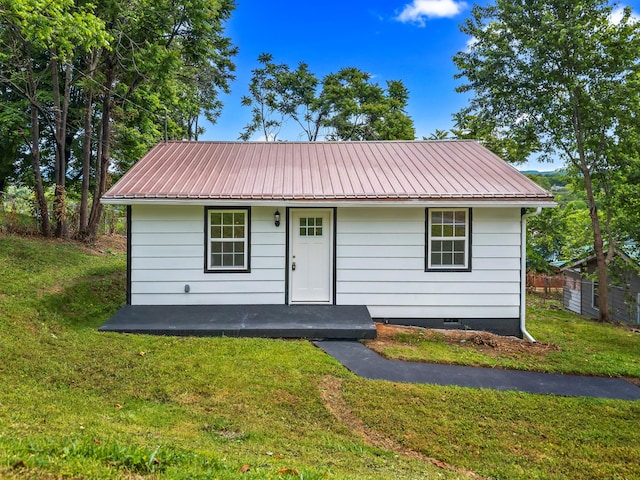 812 Donna St, Morristown, TN 37814 - view of front of house with metal roof, a front lawn, and crawl space