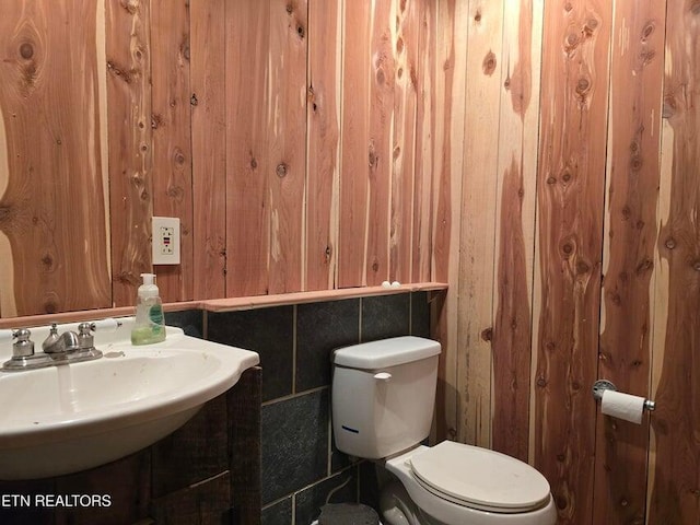 1432 Upper Caney Valley Rd, Tazewell, TN 37879