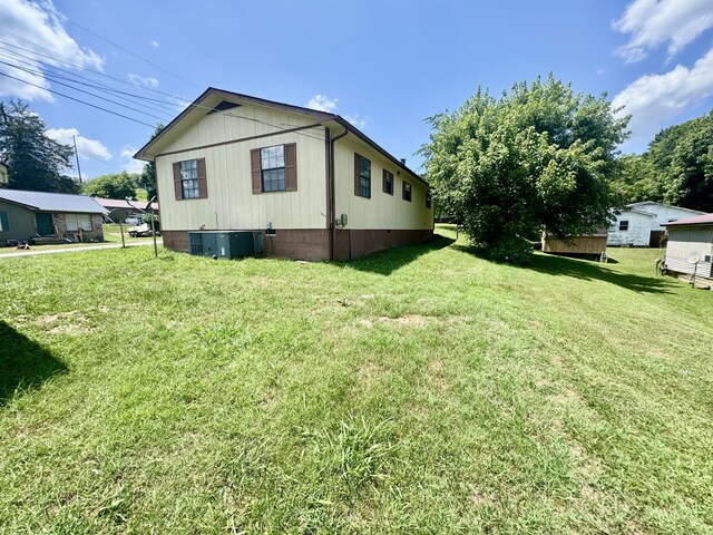 200 Poplar St, Sneedville, TN 37869 - photo 5