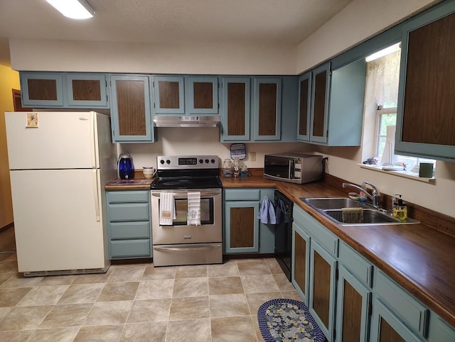 122 Shady Ln, Seymour, TN 37865 - kitchen featuring stainless steel appliances and under cabinet range hood