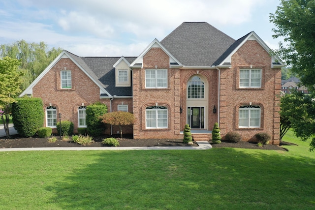 view of front facade with a front lawn