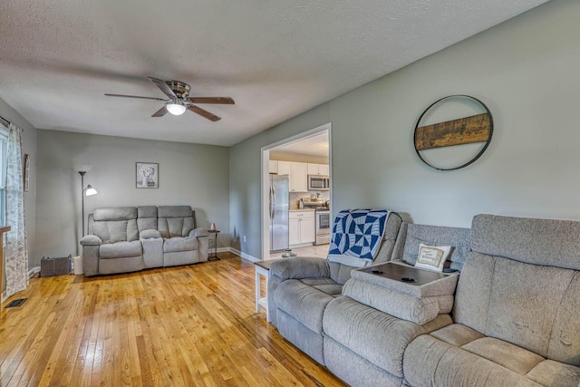506 Viola Cir, Mount Carmel, TN 37645 - photo 12