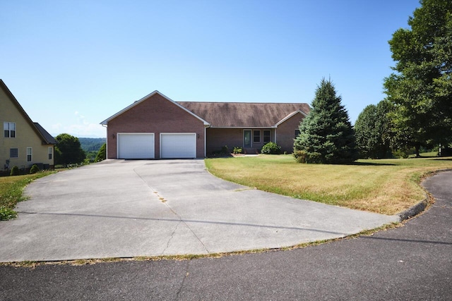 single story home with a front lawn