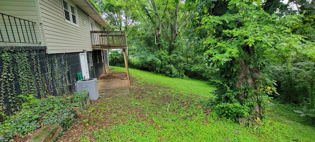 1034 E Skyline Dr, Morristown, TN 37813 - view of yard with a deck
