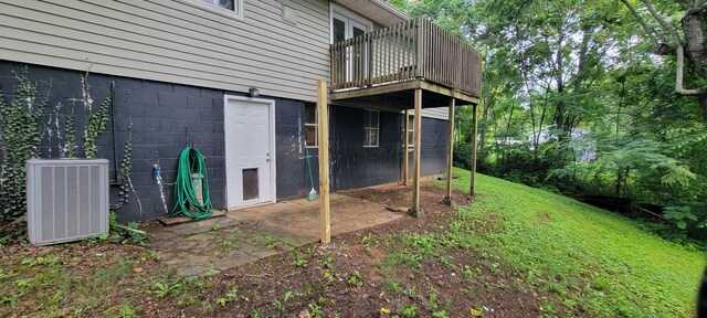 1034 E Skyline Dr, Morristown, TN 37813 - view of yard with a wooden deck