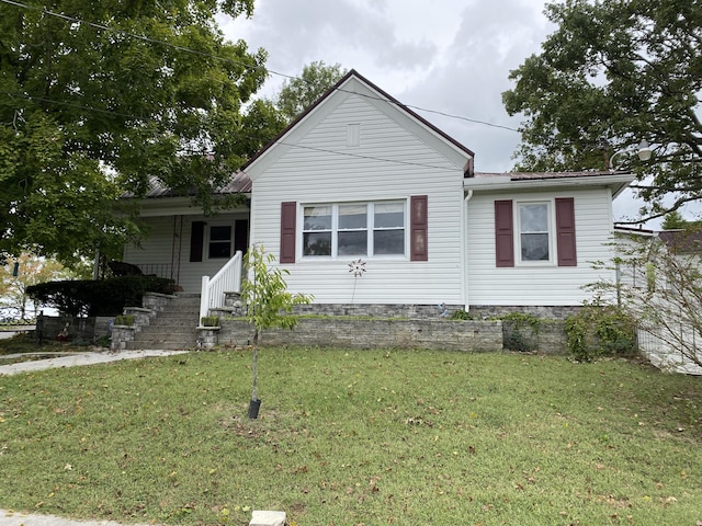 view of front of house with a front yard