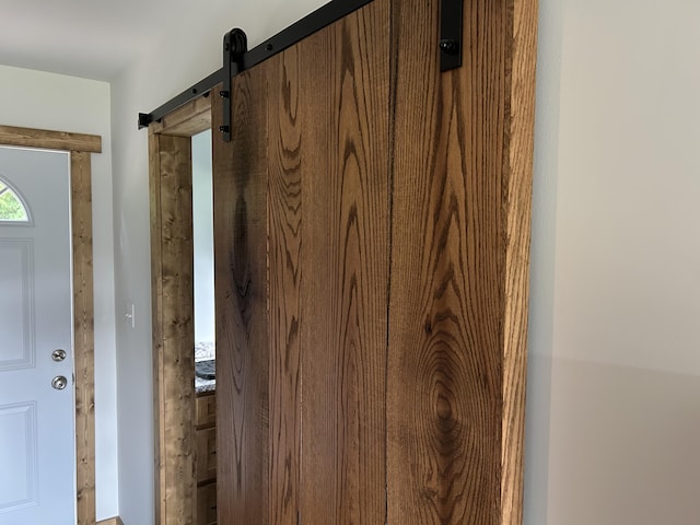 1101 Beason Ridge Rd, New Tazewell, TN 37825 - detailed view of a barn door