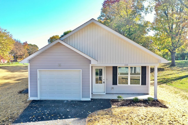 view of front facade with a garage